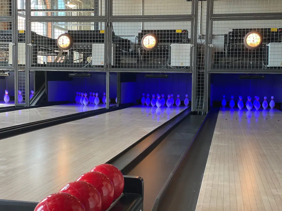 four-lanes-of-duckpin-bowling-2e5926